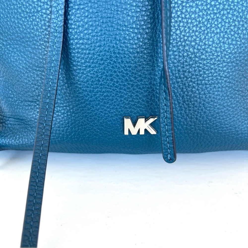 MICHAEL KORS Junie Blue Pebbled Leather Shoulder Bag Crossbody Messenger Bag - Picture 2 of 16